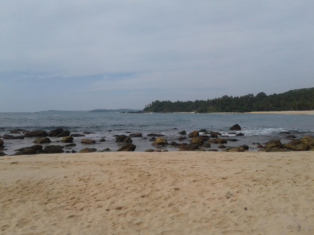 Hotel Sea Breeze Garden Tangalle Esterno foto