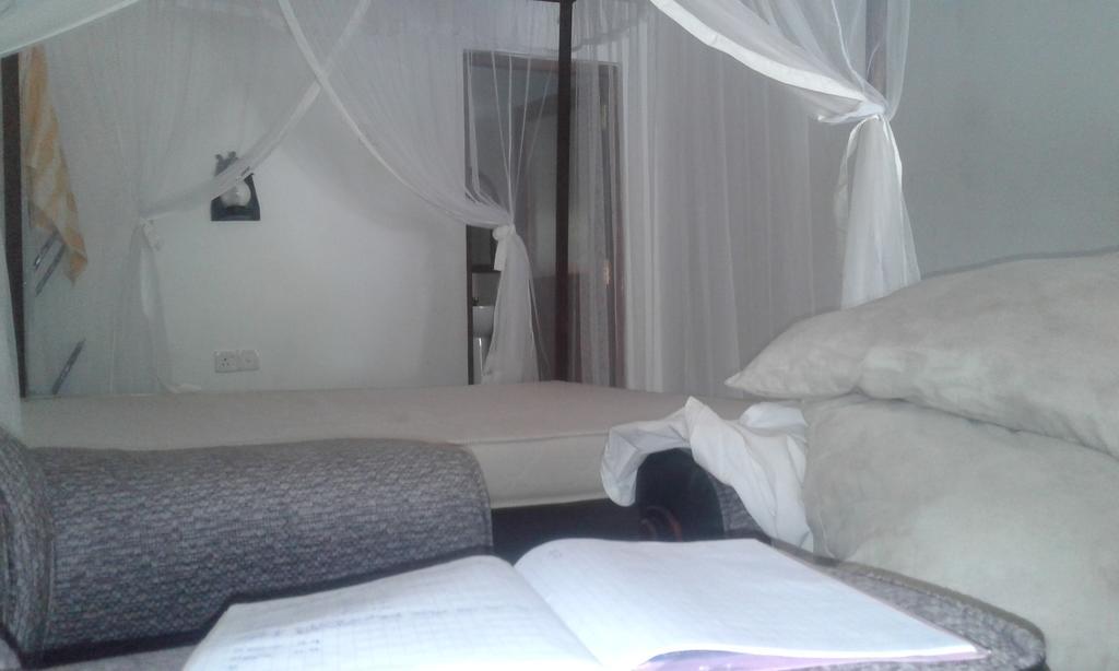 Hotel Sea Breeze Garden Tangalle Esterno foto