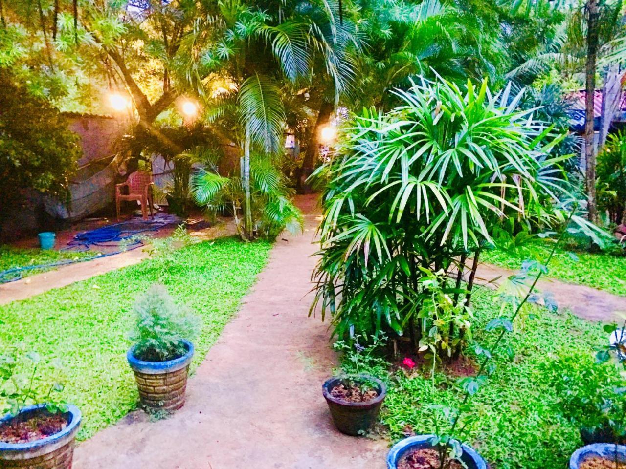 Hotel Sea Breeze Garden Tangalle Esterno foto