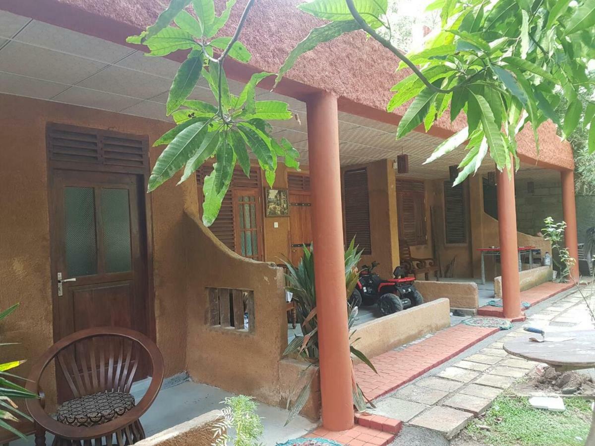 Hotel Sea Breeze Garden Tangalle Esterno foto